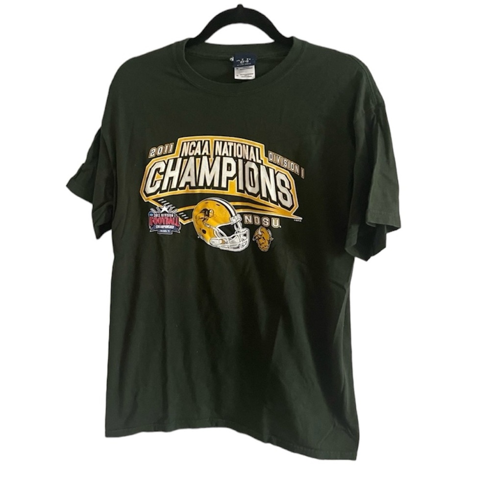 NDSU Bison Top Size Medium